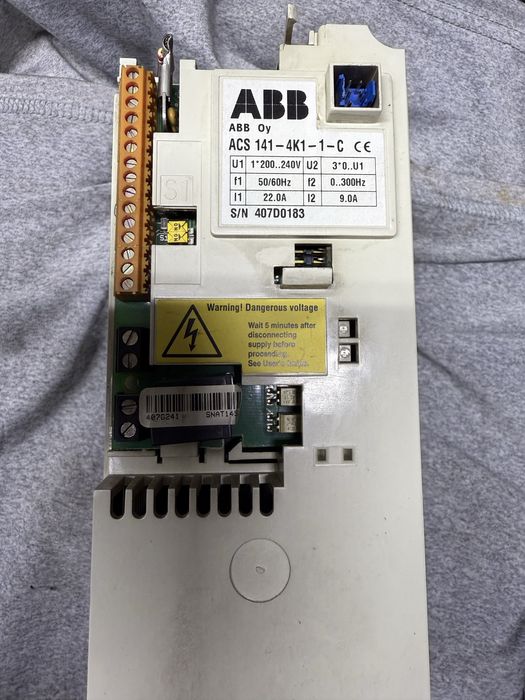 Falownik ABB ACS 141-4K1-1-C  230 volt