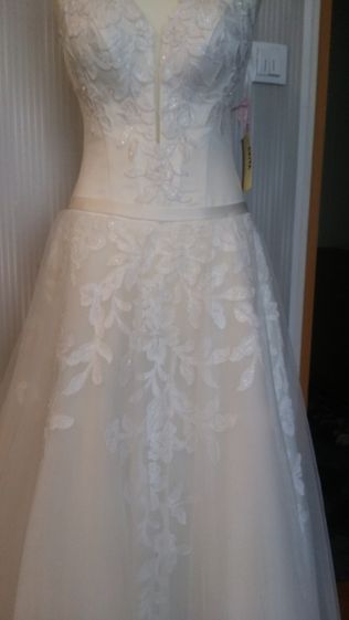 suknia ślubna ecru