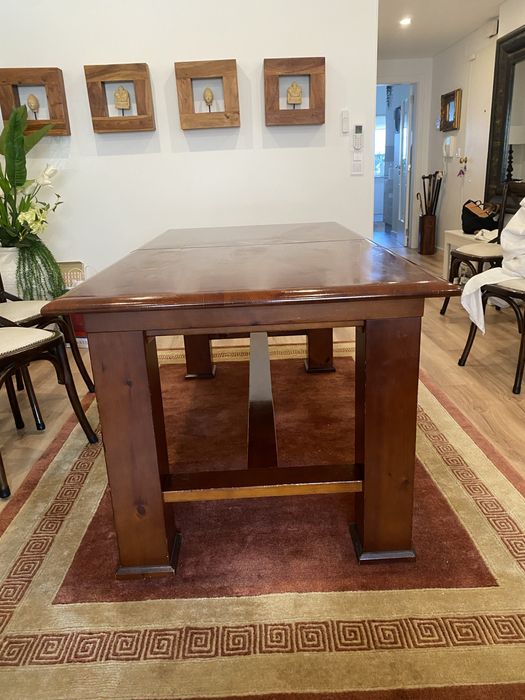 Mesa de sala extensiva