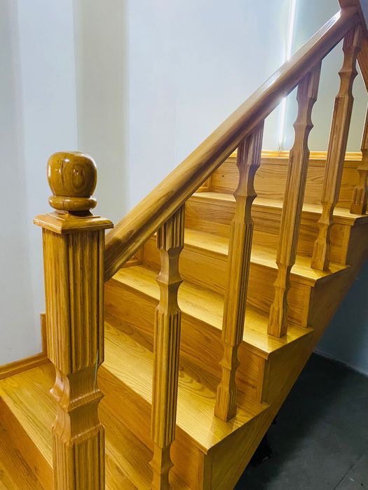 Schody dębowe używane