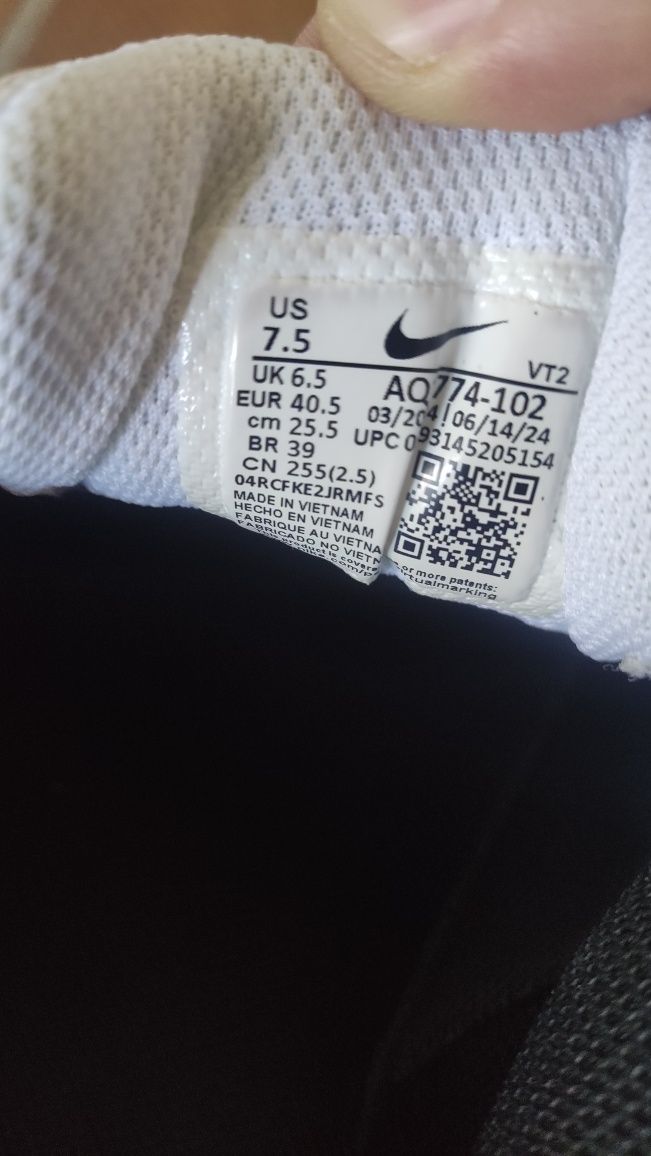 Sapatilhas Nike 40.5