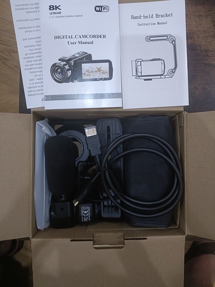 Camcorder UHD 4K/8K com tripé