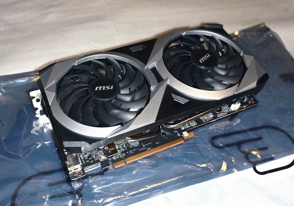 AMD Radeon RX 6750 XT 12 GB GDDR6 - Відеокарта