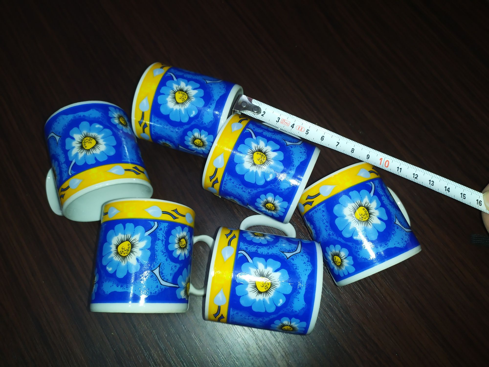 Сервіз тарілки кружки чашки