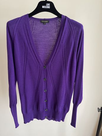 Продам свитер Ескада( 1 линия), размер S. 2000 грн.