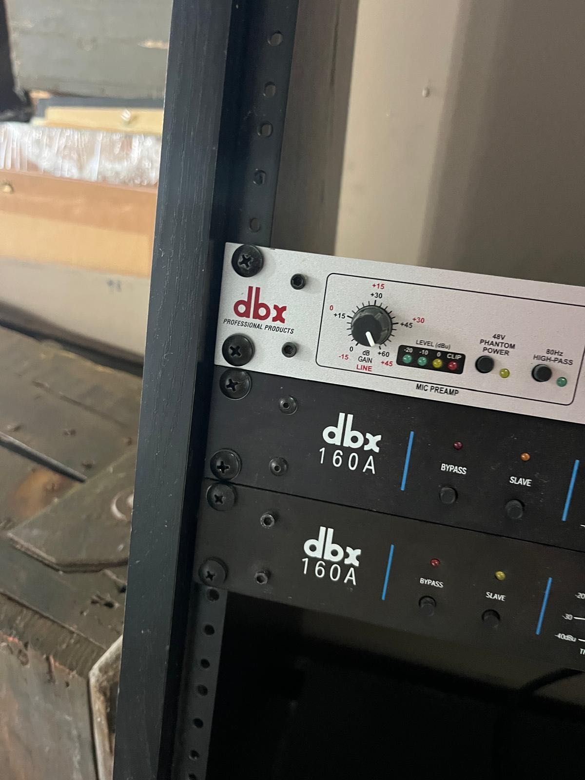 Rack com material de som