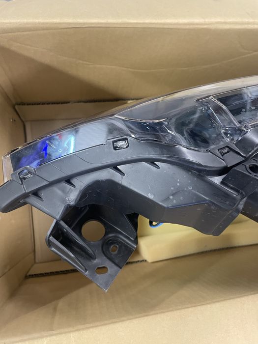 Фара права Outlander 3 (GF) 8301C854