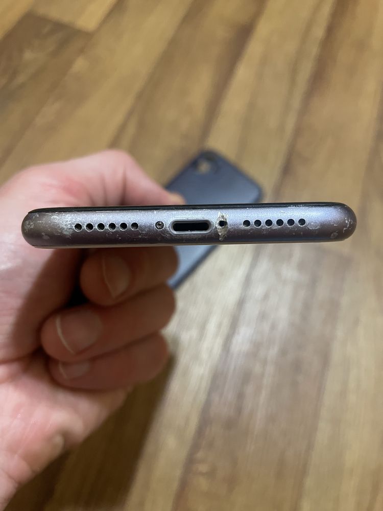 Iphone 11 64 батарея 100%