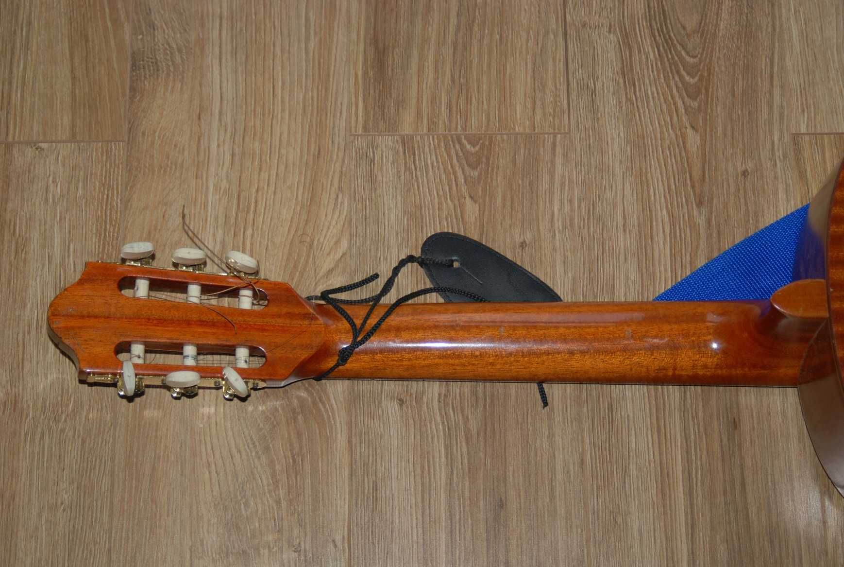 Stara gitara klasyczna Strunal AMADA 4655 4/4