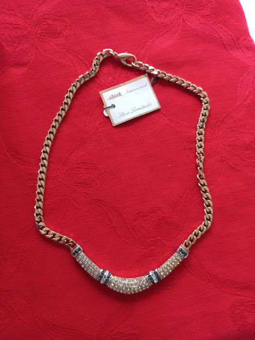 Gargantilha com brilhantes e pedras azuis da marca S