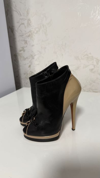 Жіноче взуття (бу)