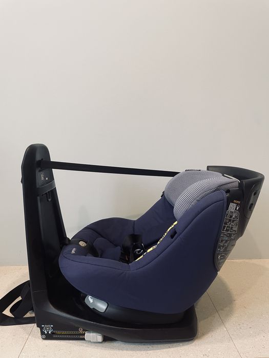 Автокрісло Maxi-cosi AxissFix с поворотним механізмом