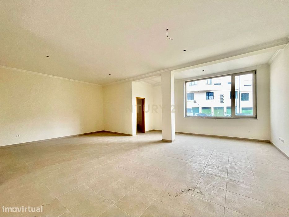 Espaço comercial no centro de Oliveira do Hospital