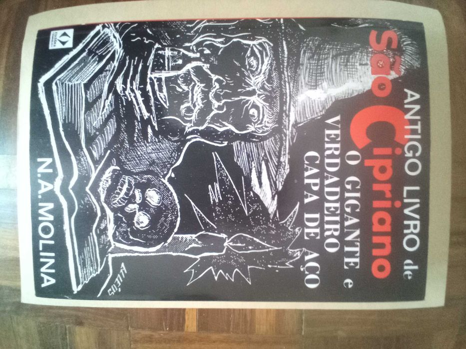 Vários livros 4€  e 3€ para desocupar gaia