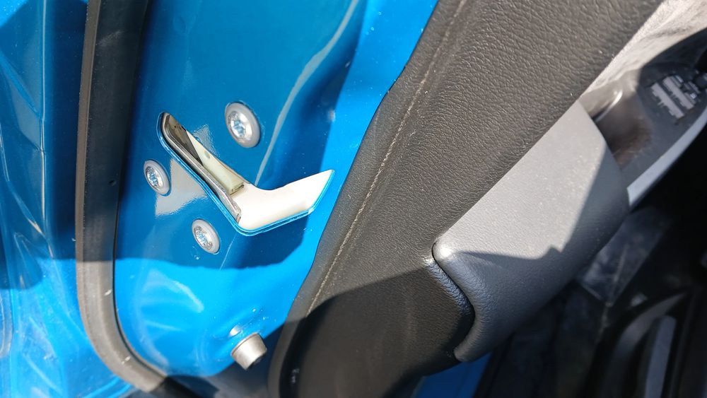 Fechadura / fecho porta frente esquerdo SUZUKI Vitara (LY)