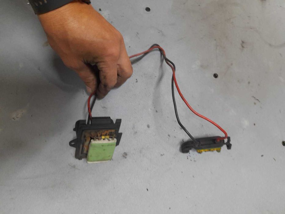 Моторчик пічки печки реостат резистор Рено Трафік Опель Віваро