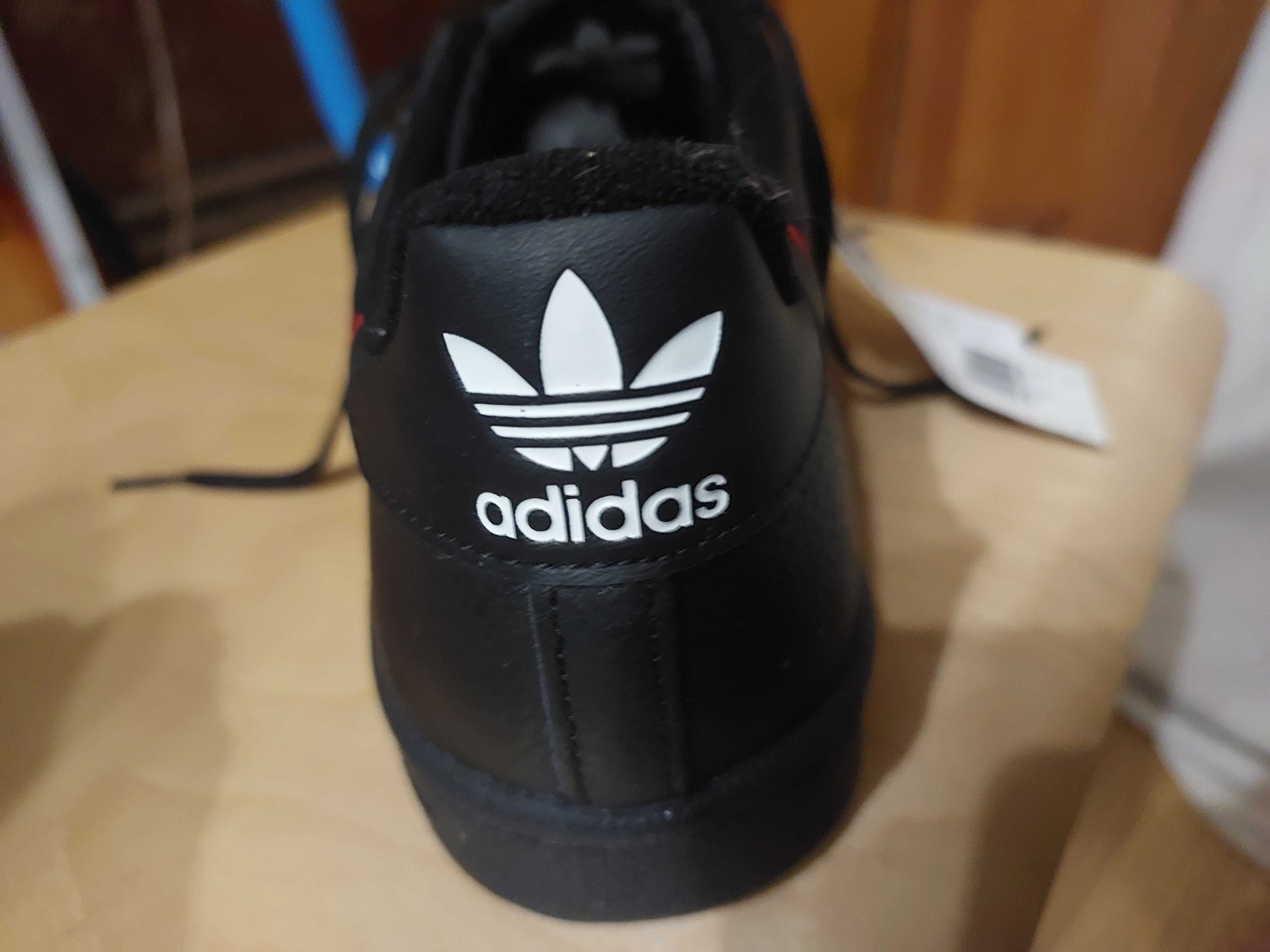 Кроссовки Adidas