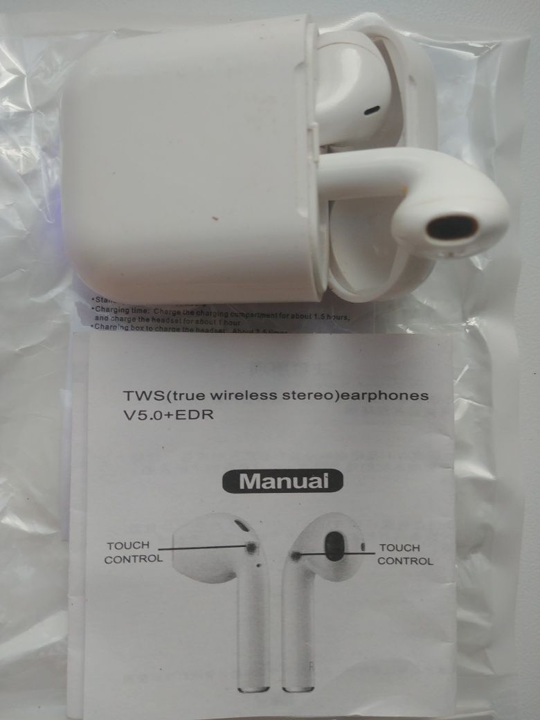 Bluetooth-навушники Airpod.