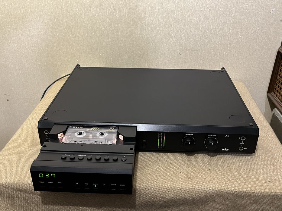 Высококачественная немецкая кассетная дека BRAUN C2 (3мотора/9кг)