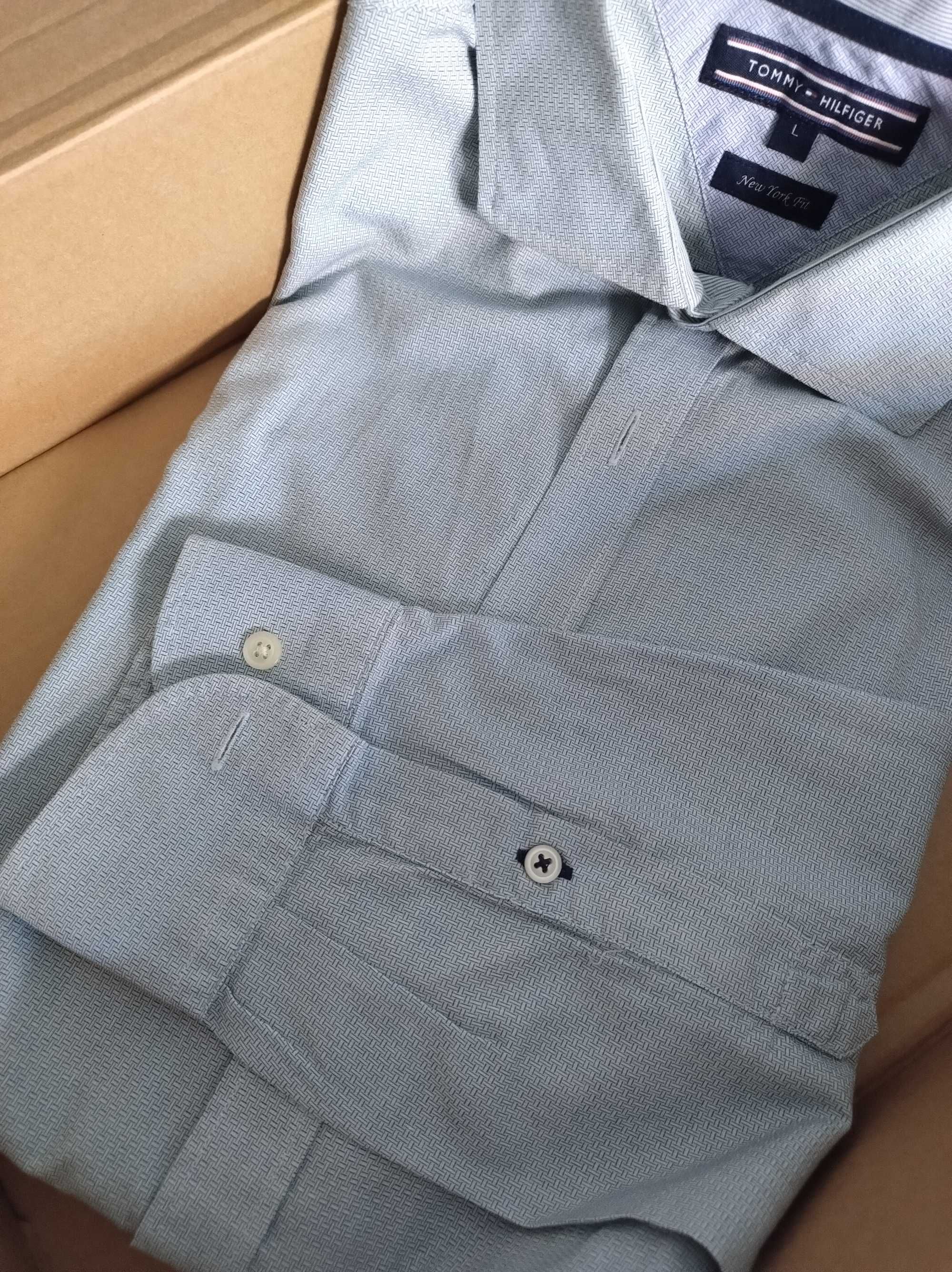 Tommy Hilfiger em Azul (Nova e original)