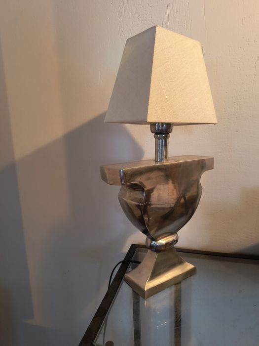 Lampa stołowa stylowa metalowa antyczny kształt Glamour kolor srebra