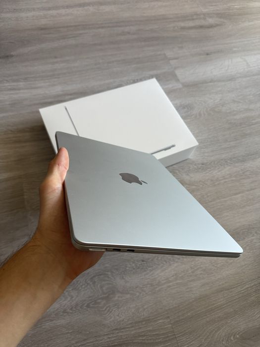 Macbook air 13 (2022) m2 256Gb офіційний Повний комплект