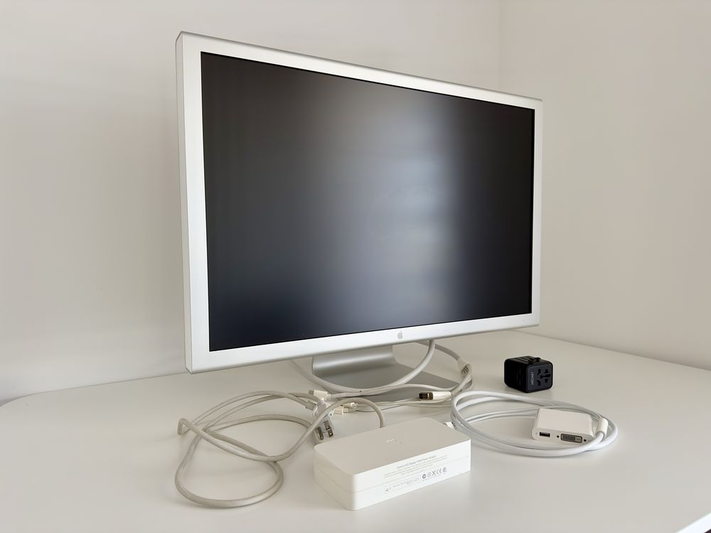 Monitor  Cinema Display 30”, model: A1083