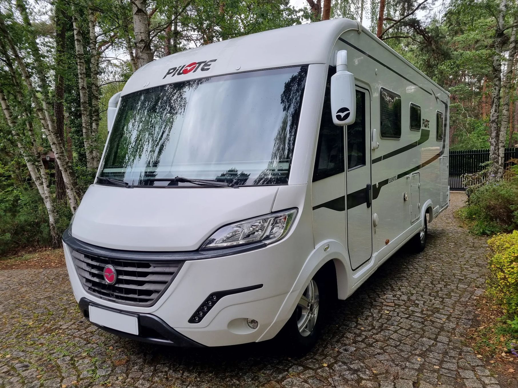 PILOTE Fiat Ducato 740G Essentiel  Kamper Zimowy Integra Salon PL FV23% Bezwypadkowy