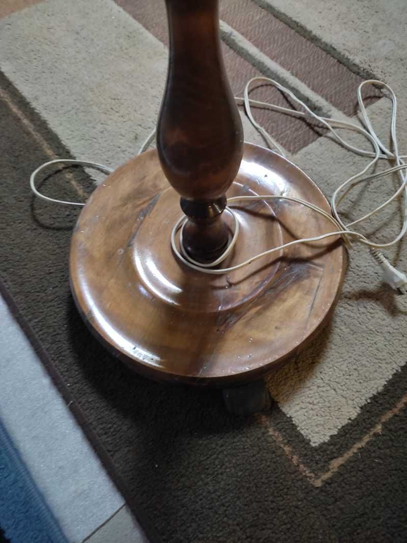 Lampa stojąca retro, drewniana - 1981 rok produkcji. Super stan
