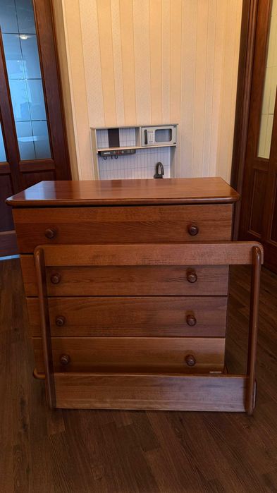 Продаю пелінальний комод з масиву бука.