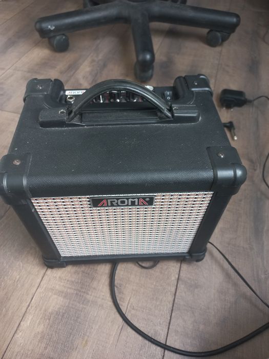 Комбик для гитары Аroma