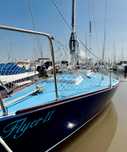 Veleiro J24 pronto a navegar