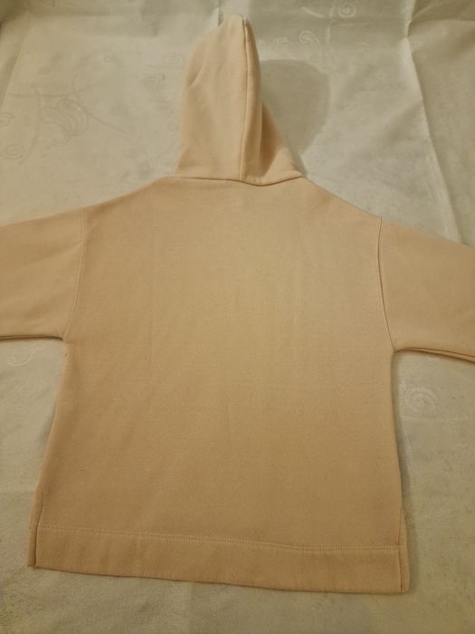 Hoodie e Sweatshirt quentinha Disney da Zara com capuz. Tamanho 9 anos