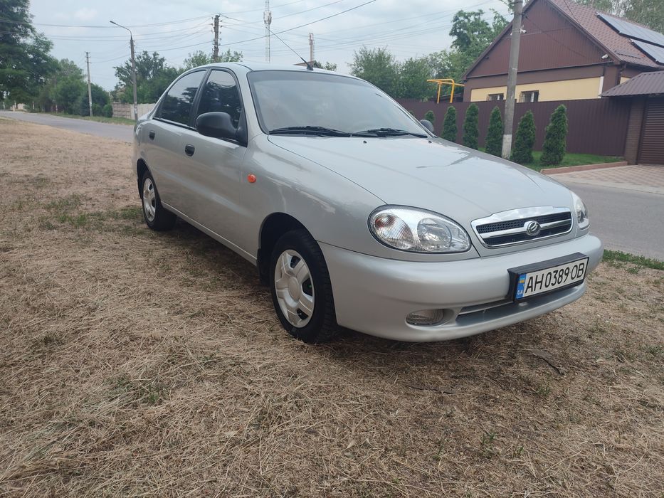 Ланос СЕ седан Газ авто в полном оригинале.