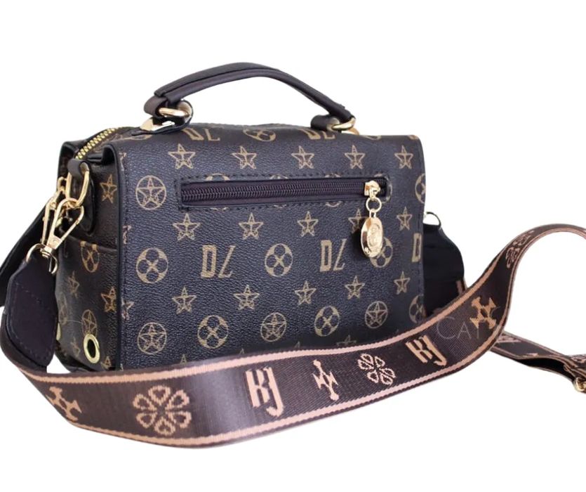 mała torebka kuferek miś w sweterku cyrkonie