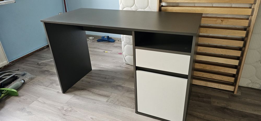 Biurko-Młodzieżowe-Dziecięce-do biura