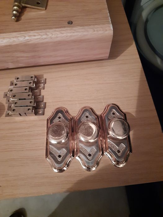 Ferragens armarios douradas