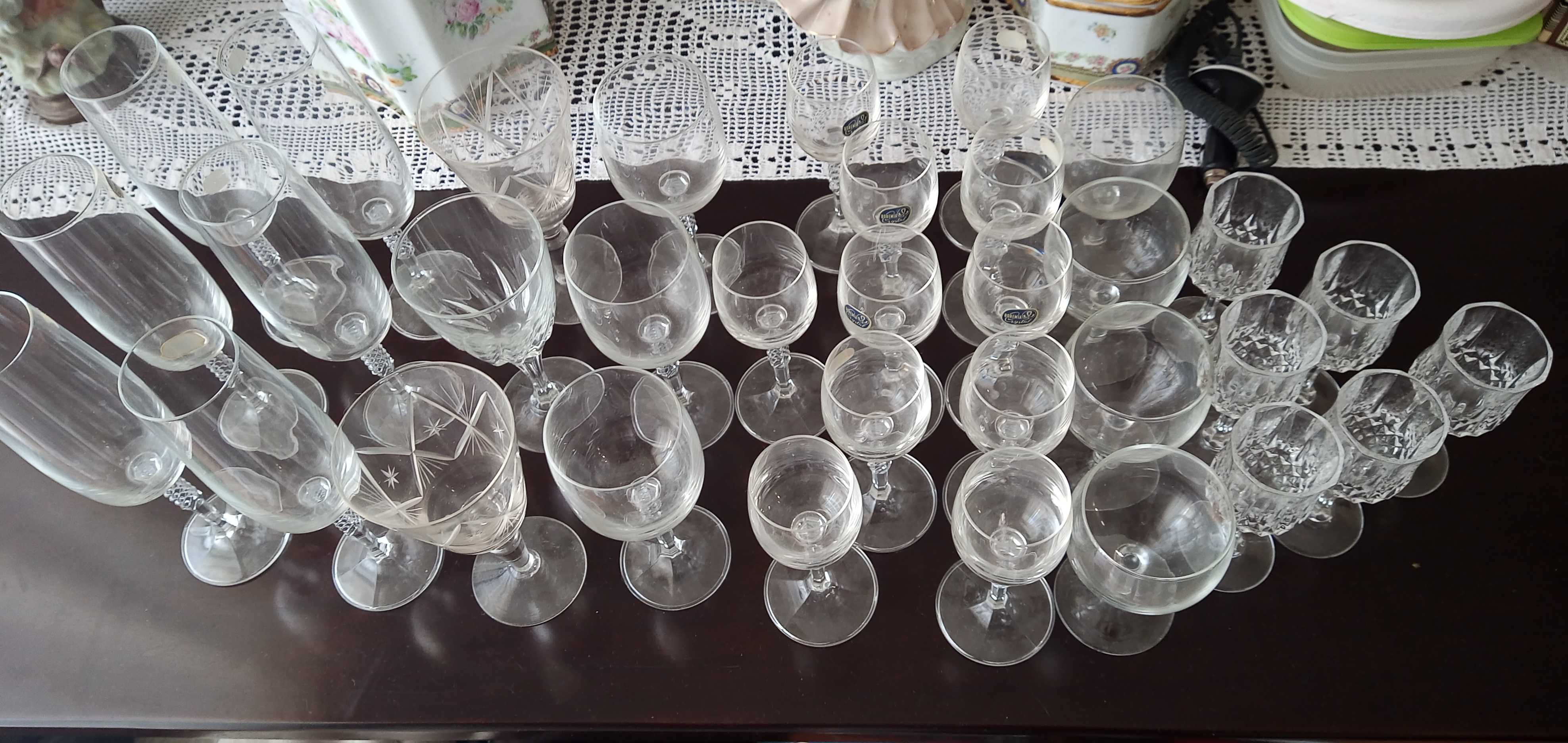 30 copos cristal licor, flutes ainda com o selo 50€