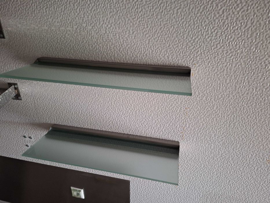 Prateleiras em vidro e inox - 4 Prateleiras