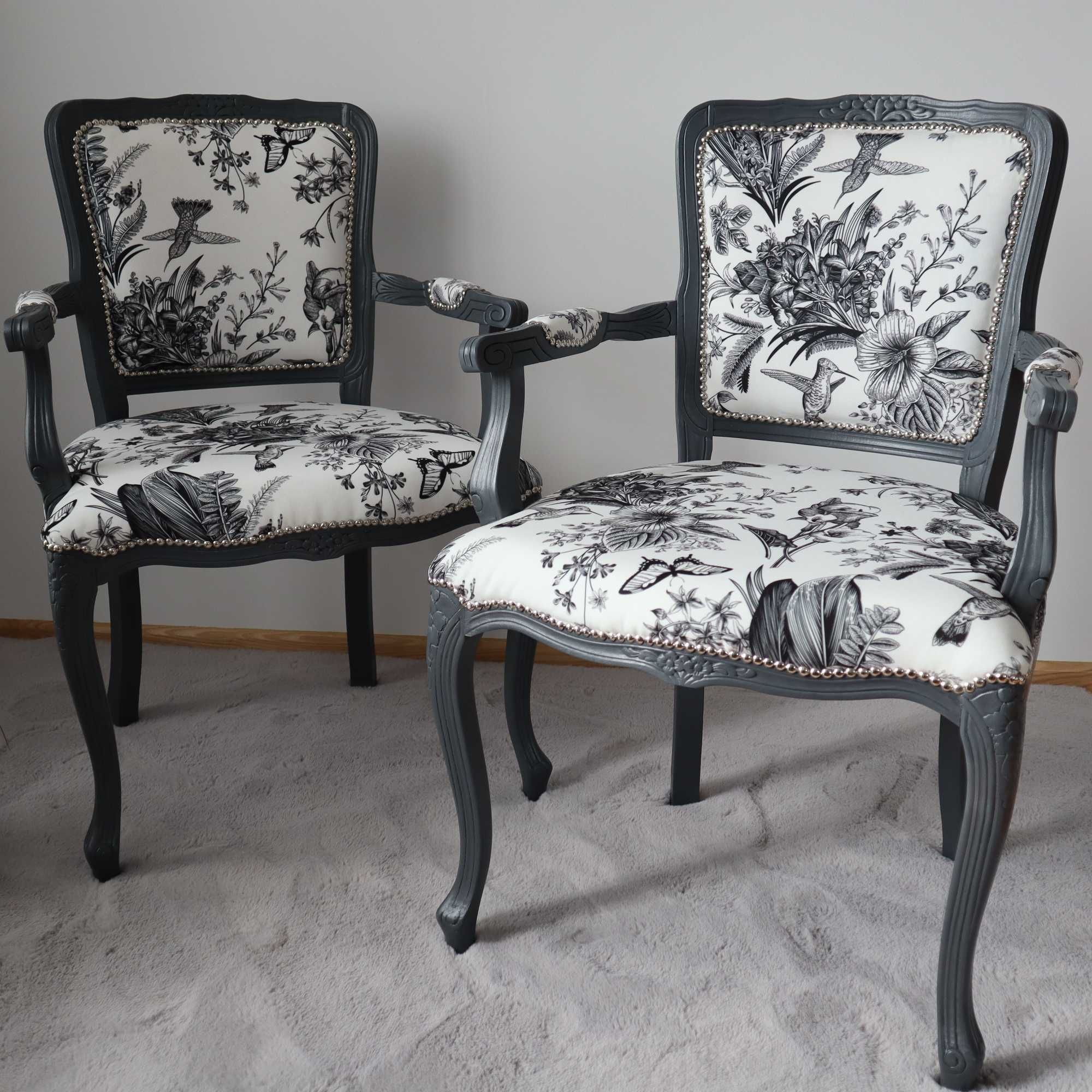 Fotele ludwikowskie, zdobione, stylowe - unikat