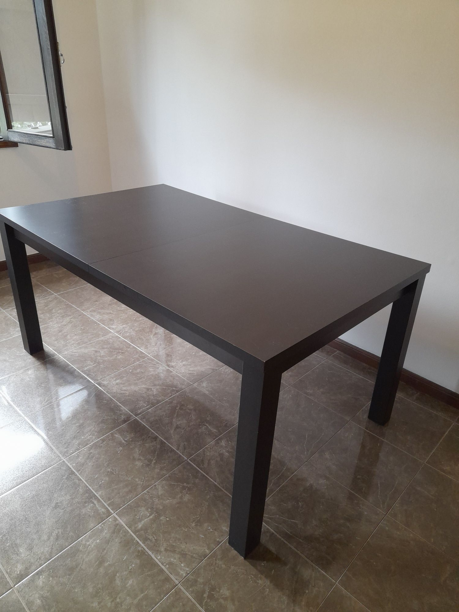 Vendo mesa de sala de jantar bom estado 200€