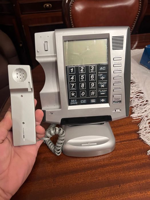 Telefone lcd em bom estado