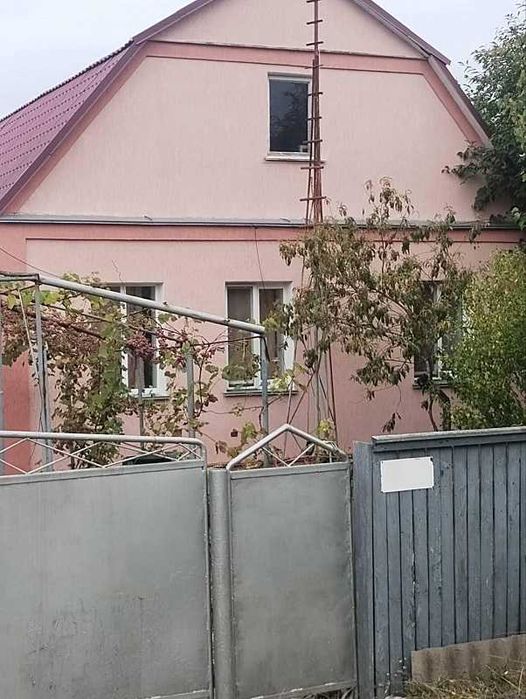Будинок-термос в Баришівці біля залізничного вокзалу