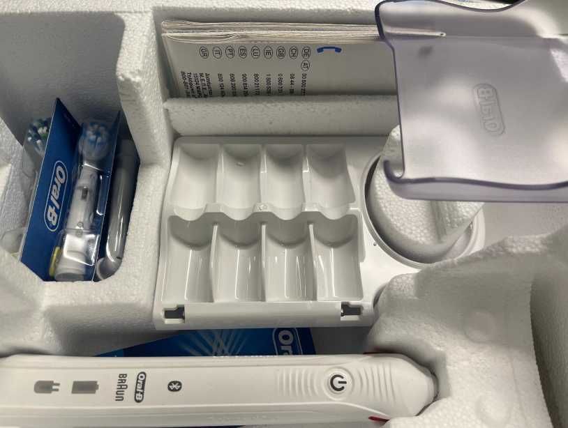 Kit Escova Elétrica ORAL-B Recarregável