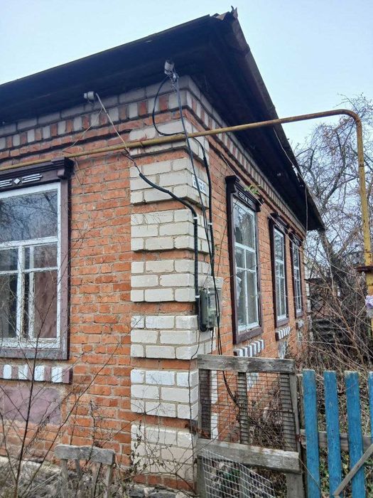 Дом у селі тихе місце