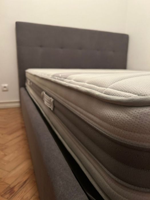 Cama, COMO NOVA, em muito bom estado e confortável