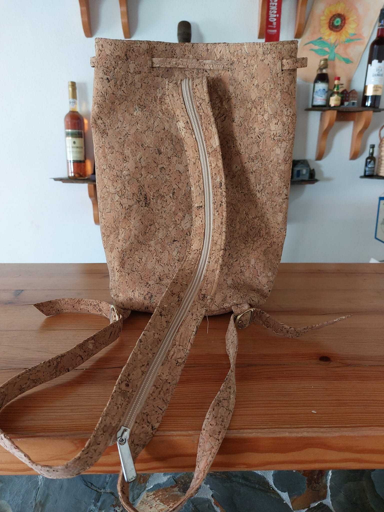 Mala/Mochila de cortiça genuína