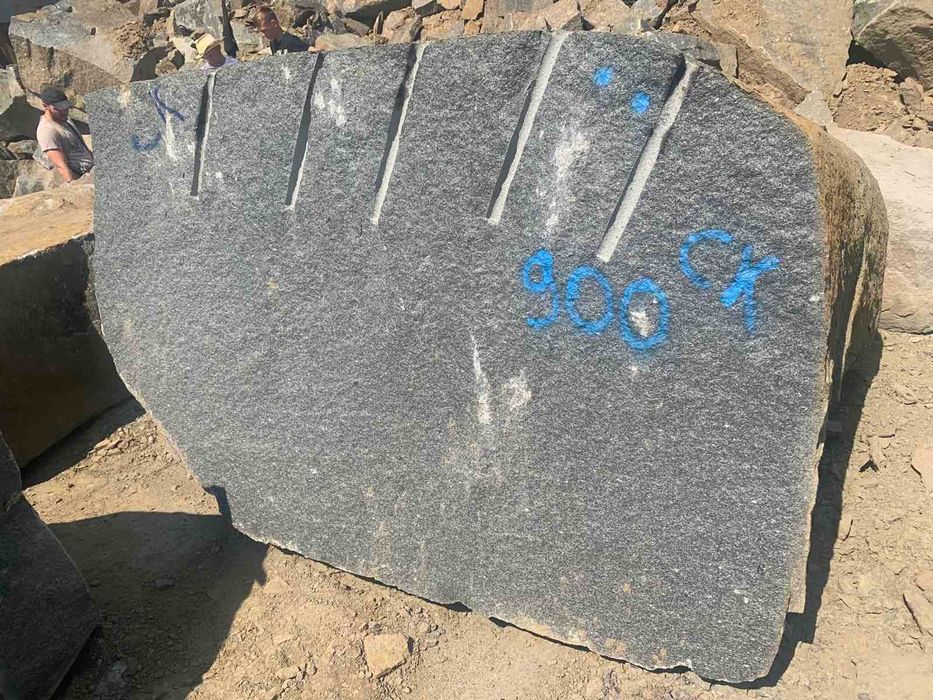 пам'ятники гранітні, габро: стели,арки,плитка,сляб,шадура,покостівка