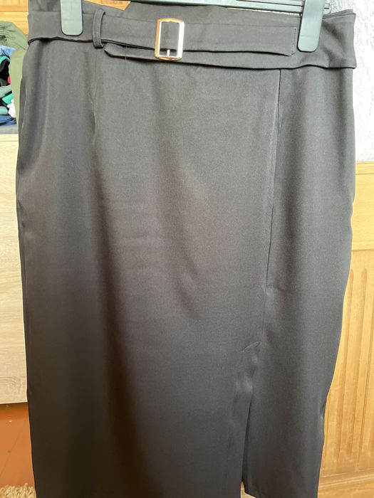 Елегантна спідниця розмір L