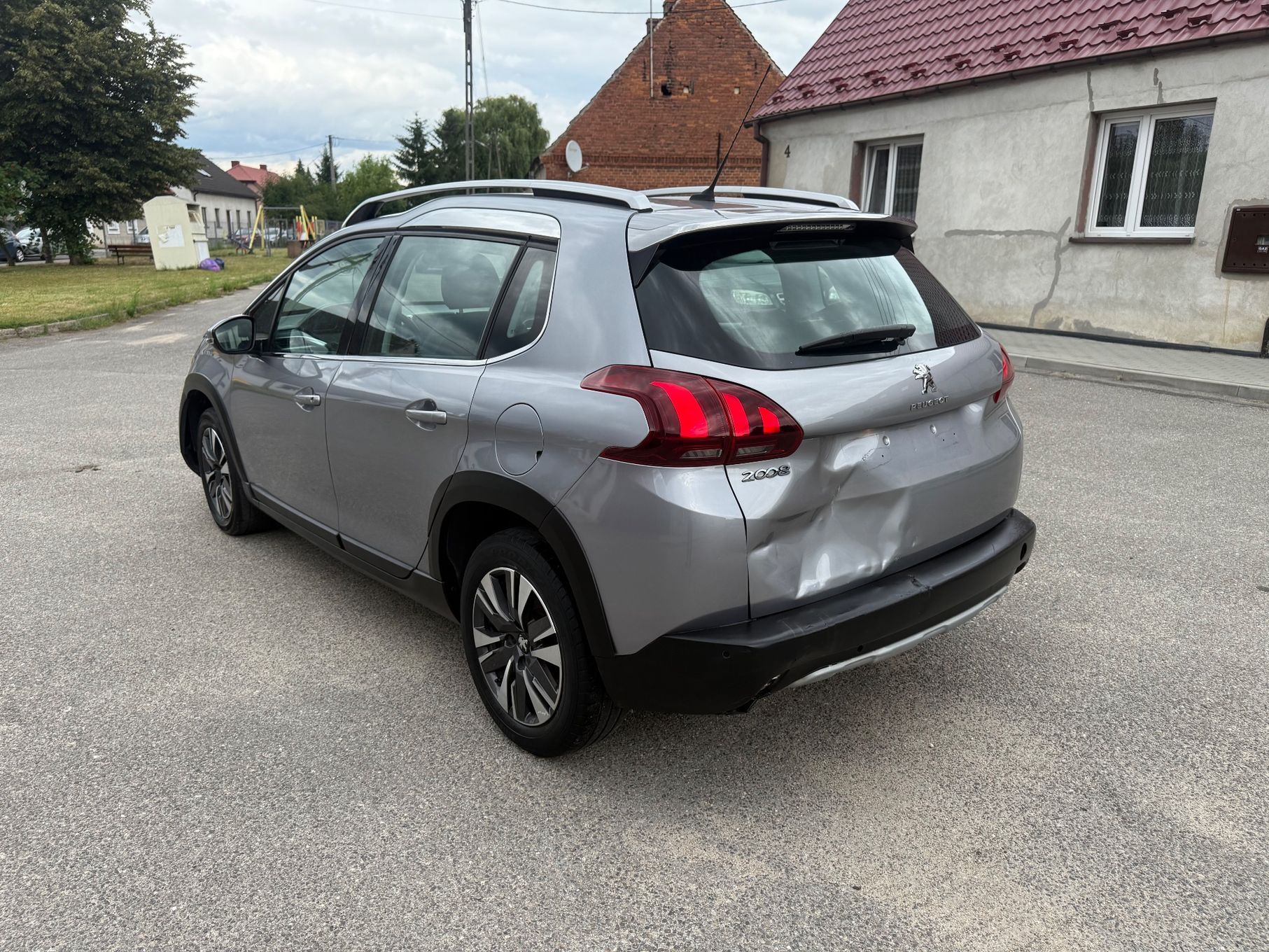 Peugeot 2008 Nawigacja półskóra